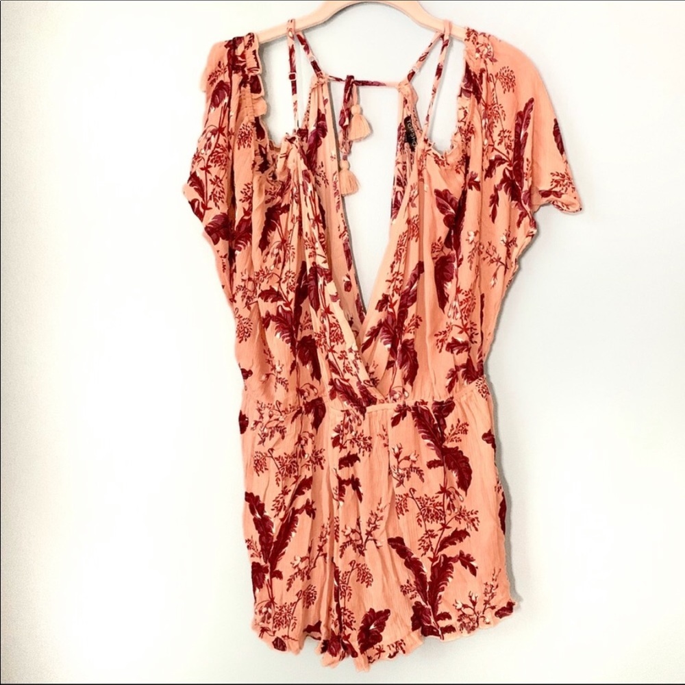 NWT- Top Shop Floral Romper. Size Large